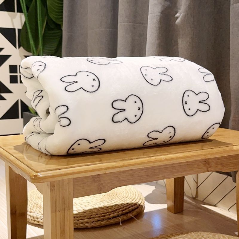 Uroczy kocyk Miffy z flaneli,  – Stationery Office recenzja i cena
